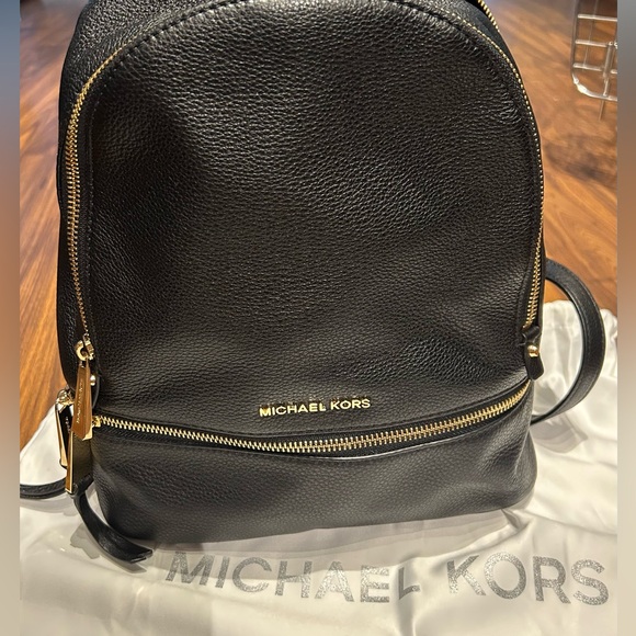 Michael kors leather backpack - Picture 3 of 4